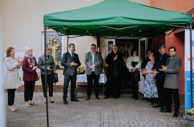 Nowy bus dla Warsztatu Terapii Zajęciowej w Łapanowie