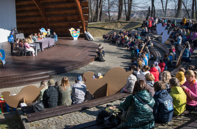Wiosna, teatr i kolorowe skarpetki – wyjątkowy dzień w SOSW