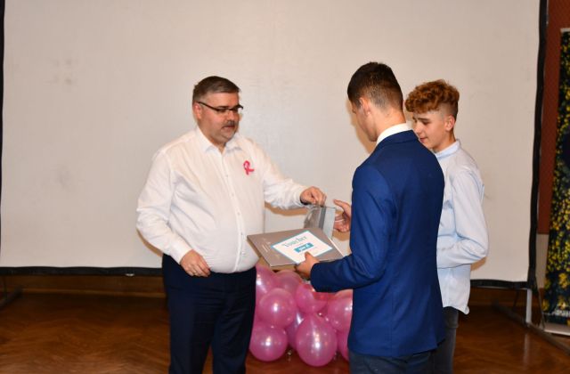 Dotykam, badam, żyję...