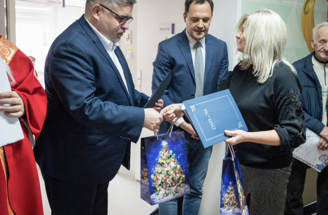 Mikołaj odwiedził oddział dziecięcy bocheńskiego szpitala