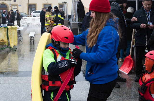 Bocheńszczyzna zagrała z WOŚP – mimo chłodu, z gorącym sercem. Zebrano ponad 142 tysiące złotych!