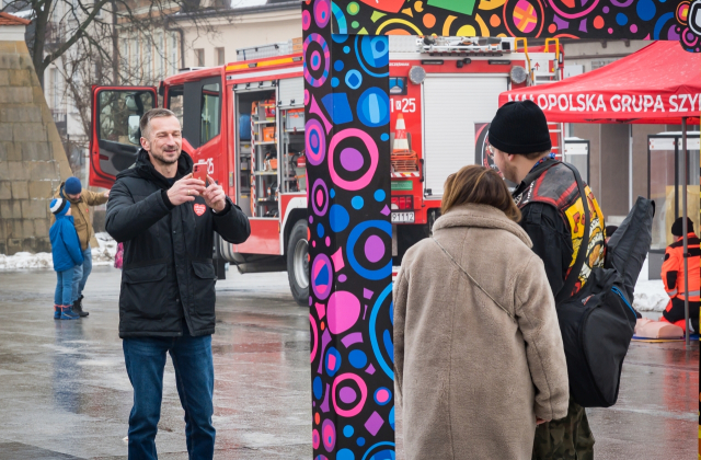 Bocheńszczyzna zagrała z WOŚP – mimo chłodu, z gorącym sercem. Zebrano ponad 142 tysiące złotych!