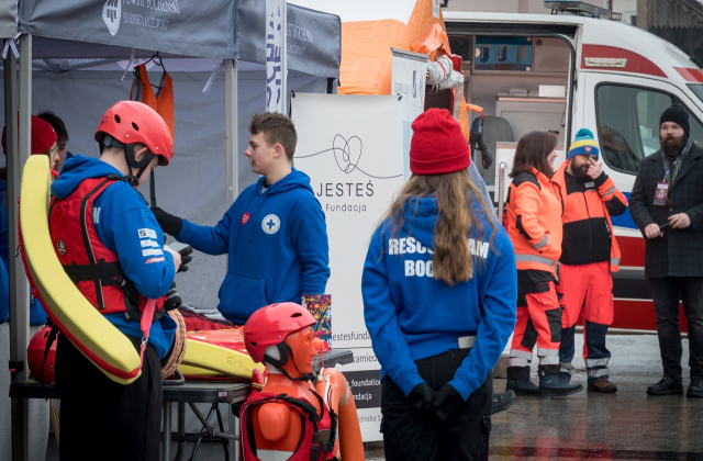 Bocheńszczyzna zagrała z WOŚP – mimo chłodu, z gorącym sercem. Zebrano ponad 142 tysiące złotych!