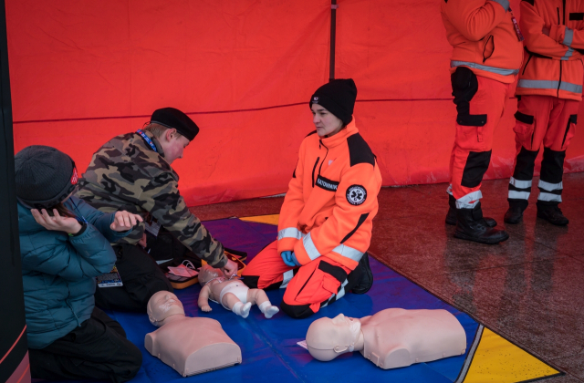 Bocheńszczyzna zagrała z WOŚP – mimo chłodu, z gorącym sercem. Zebrano ponad 142 tysiące złotych!