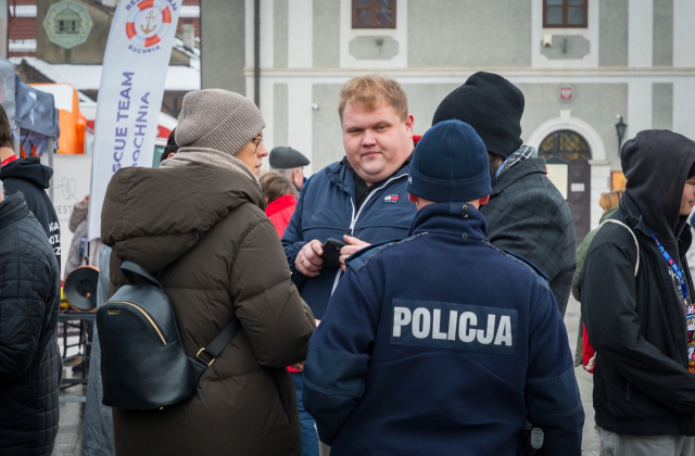 Bocheńszczyzna zagrała z WOŚP – mimo chłodu, z gorącym sercem. Zebrano ponad 142 tysiące złotych!