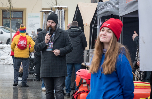 Bocheńszczyzna zagrała z WOŚP – mimo chłodu, z gorącym sercem. Zebrano ponad 142 tysiące złotych!