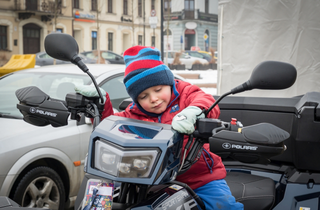Bocheńszczyzna zagrała z WOŚP – mimo chłodu, z gorącym sercem. Zebrano ponad 142 tysiące złotych!
