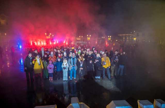 Bocheńszczyzna zagrała z WOŚP – mimo chłodu, z gorącym sercem. Zebrano ponad 142 tysiące złotych!