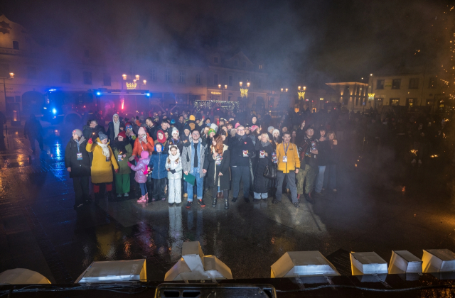 Bocheńszczyzna zagrała z WOŚP – mimo chłodu, z gorącym sercem. Zebrano ponad 142 tysiące złotych!