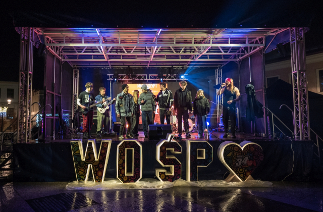 Bocheńszczyzna zagrała z WOŚP – mimo chłodu, z gorącym sercem. Zebrano ponad 142 tysiące złotych!