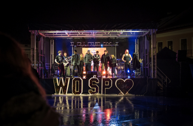 Bocheńszczyzna zagrała z WOŚP – mimo chłodu, z gorącym sercem. Zebrano ponad 142 tysiące złotych!