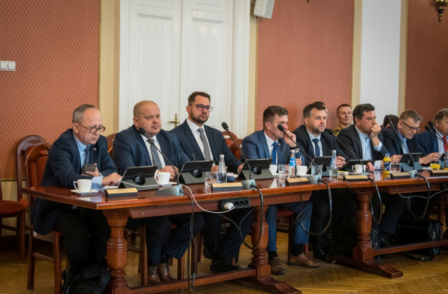 Zarząd Powiatu z absolutorium i wotum zaufania za rok 2024!