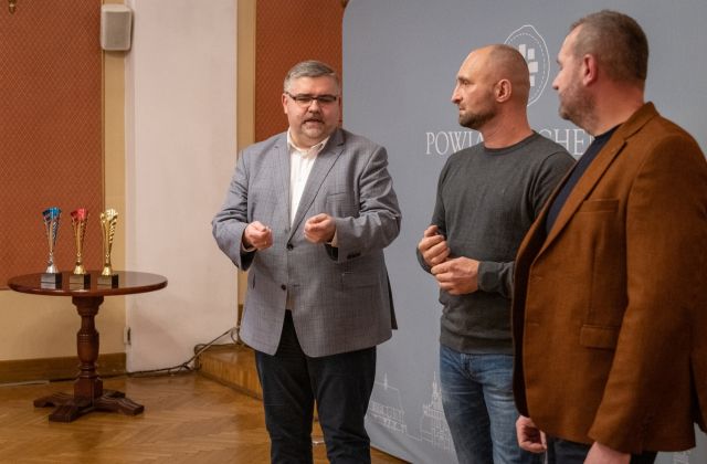 „10 strzałów ku chwale Ojczyzny” - w Starostwie wręczono nagrody.