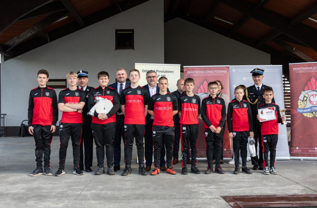 Strażacka rywalizacja w Rzezawie – XI Powiatowe Zawody Sportowo-Pożarnicze