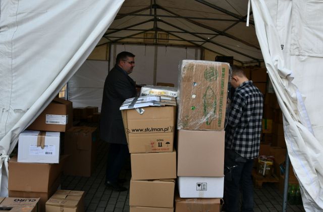 Starosta Korta odwiedził organizatorów w Centralnym Magazynie Powiatowym