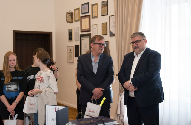 Uczniowie SP nr 2 w Bochni odwiedzili starostwo w ramach lekcji o samorządzie