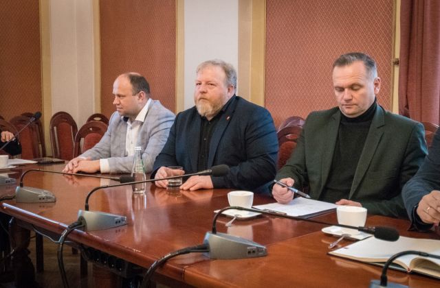 	 Posiedzenie Powiatowego Zespołu Zarządzania Kryzysowego w związku z pojawieniem się ogniska ogniska rzekomego pomoru drobiu 