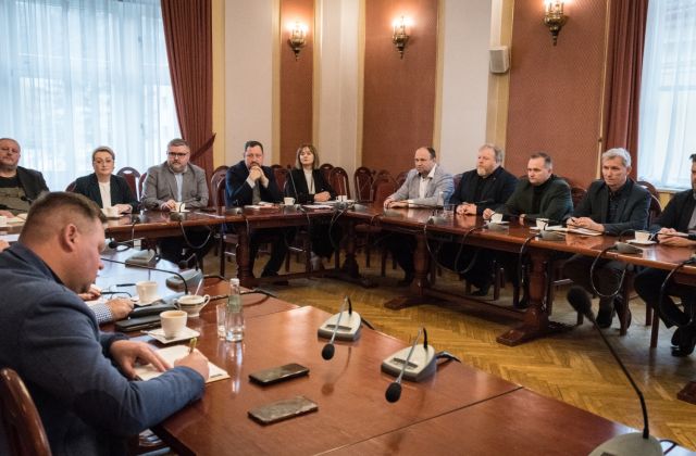 	 Posiedzenie Powiatowego Zespołu Zarządzania Kryzysowego w związku z pojawieniem się ogniska ogniska rzekomego pomoru drobiu 