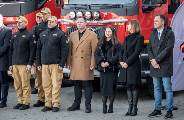 Blisko 7 mln zł dla służb w Powiecie Bocheńskim. Nowy sprzęt już gotowy do akcji