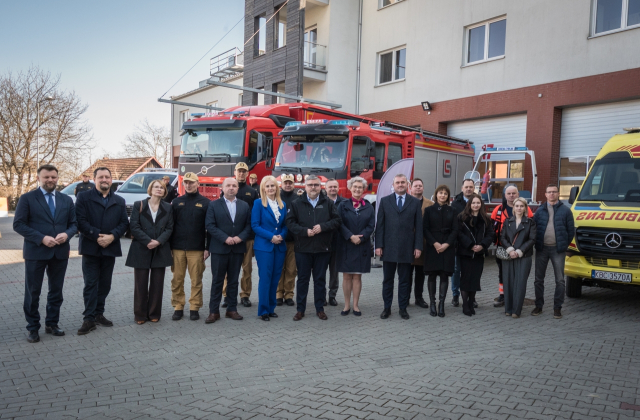 Blisko 7 mln zł dla służb w Powiecie Bocheńskim. Nowy sprzęt już gotowy do akcji