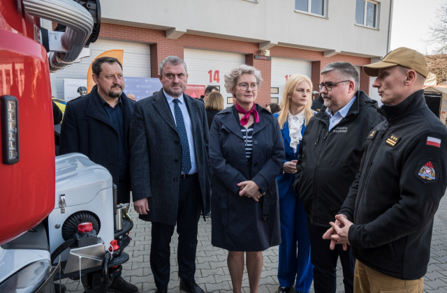 Blisko 7 mln zł dla służb w Powiecie Bocheńskim. Nowy sprzęt już gotowy do akcji
