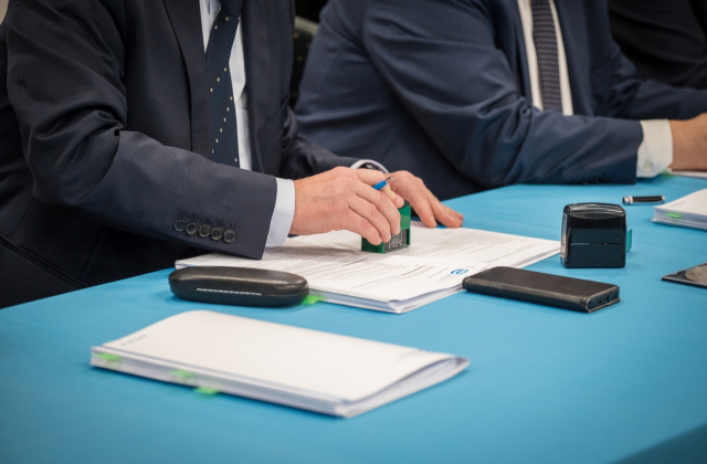 W Łapanowie podpisano umowę na modernizacje wałów przeciwpowodziowych 