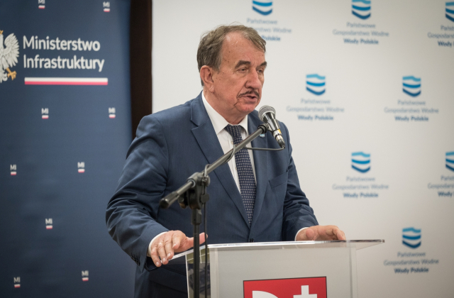 W Łapanowie podpisano umowę na modernizacje wałów przeciwpowodziowych 