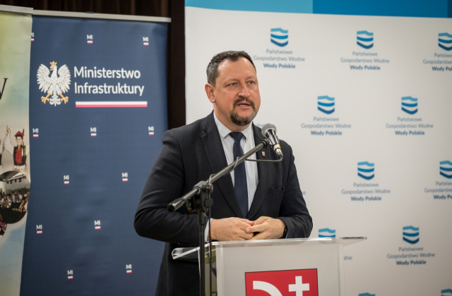 W Łapanowie podpisano umowę na modernizacje wałów przeciwpowodziowych 