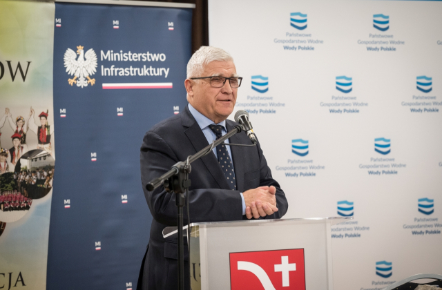 W Łapanowie podpisano umowę na modernizacje wałów przeciwpowodziowych 