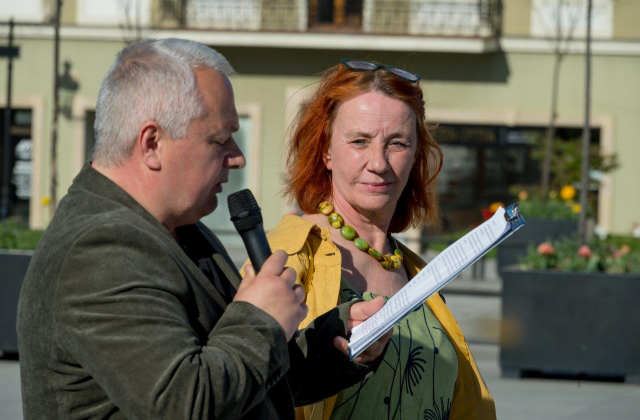 Uzupełnij i zapis„Bocheńskie Orły. Historia miasta orłami pisana” - otwarcie wystawyz enterem lub klikając w ikonkę ->
