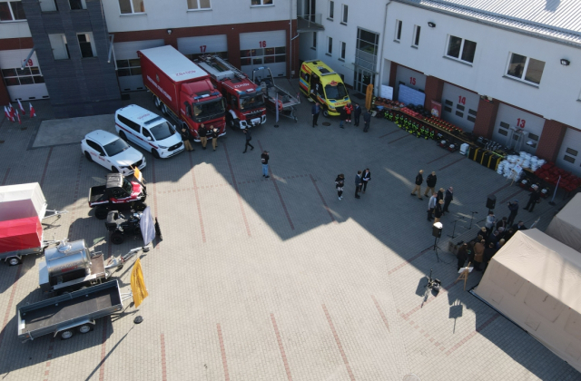 Blisko 7 mln zł dla służb w Powiecie Bocheńskim. Nowy sprzęt już gotowy do akcji