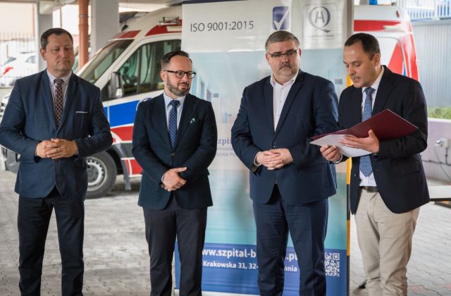 Nowa karetka dla bocheńskich ratowników medycznych 