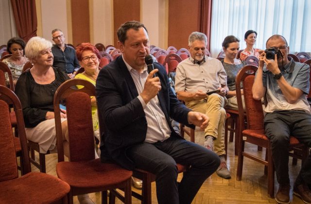 Spotkanie z Piotrem Pogonem w Starostwie Powiatowym 