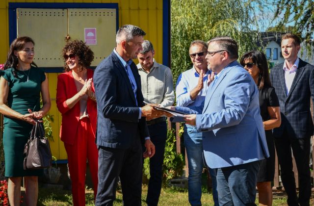 Siedziba WTZ w Proszówkach z nowy dachem
