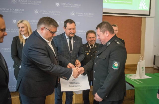 Uroczyste wręczenie voucherów dla jednostek OSP z Powiatu Bocheńskiego
