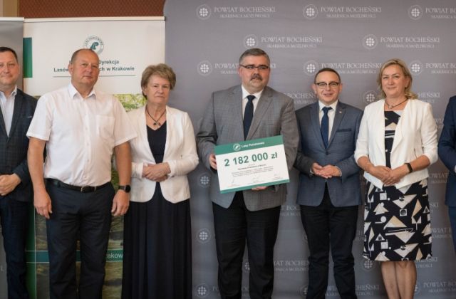 Prawie 2,2 miliona zł z Lasów Państwowych na rozbudowę drogi powiatowej Uzupełnij i zapisz enterem lub klikając w ikonkę ->
