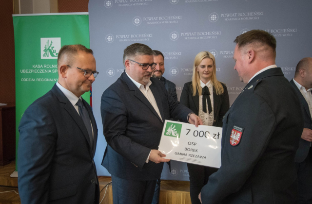 Uroczyste wręczenie voucherów dla jednostek OSP z Powiatu Bocheńskiego