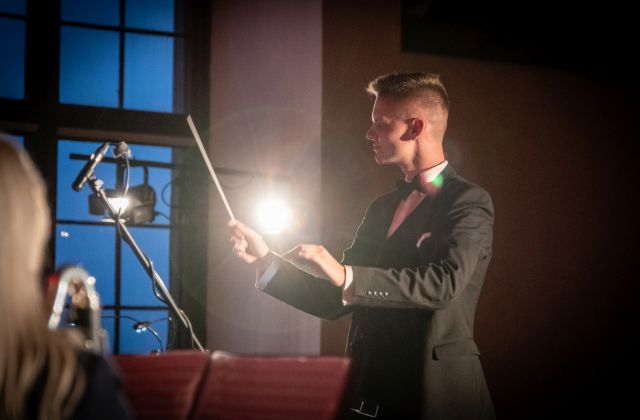 Koncer muzyki filmowej na zamku w Wiśniczu 