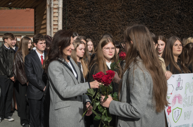 Ślubowanie pierwszoklasistów I Liceum Ogólnokształcącego w Bochni