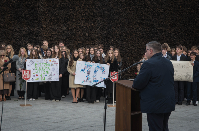 Ślubowanie pierwszoklasistów I Liceum Ogólnokształcącego w Bochni