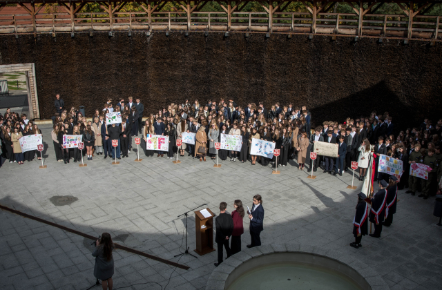 Ślubowanie pierwszoklasistów I Liceum Ogólnokształcącego w Bochni