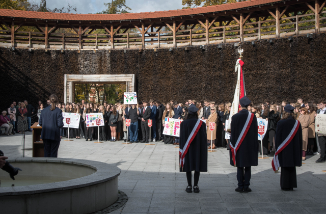 Ślubowanie pierwszoklasistów I Liceum Ogólnokształcącego w Bochni