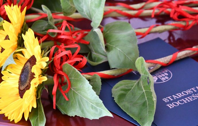 Starosta wręczył nauczycielom awanse