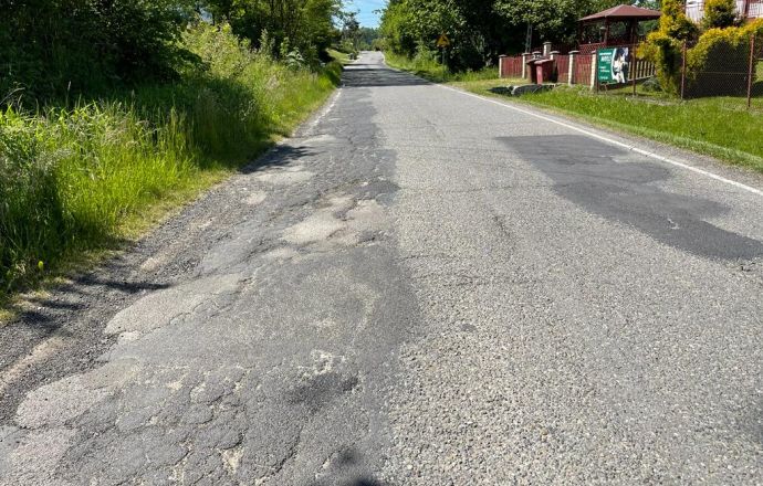 Droga w Nieprześni i Zawadzie.
