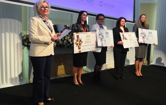 Nauczycielki z Zespołu Szkół nr 2 w Bochni laureatkami w konkursie „Zawodowiec Roku 2022”