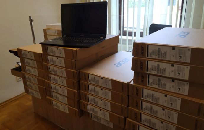 Laptopy trafią do szkół powiatowych