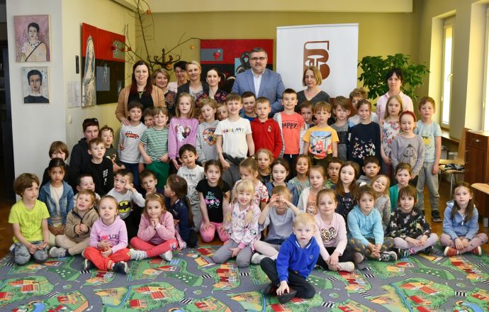 Cała Polska Czyta Dzieciom w Powiatowej i Miejskiej Bibliotece Publicznej w Bochni.