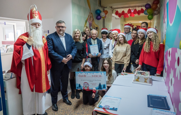 Mikołaj odwiedził oddział dziecięcy bocheńskiego szpitala