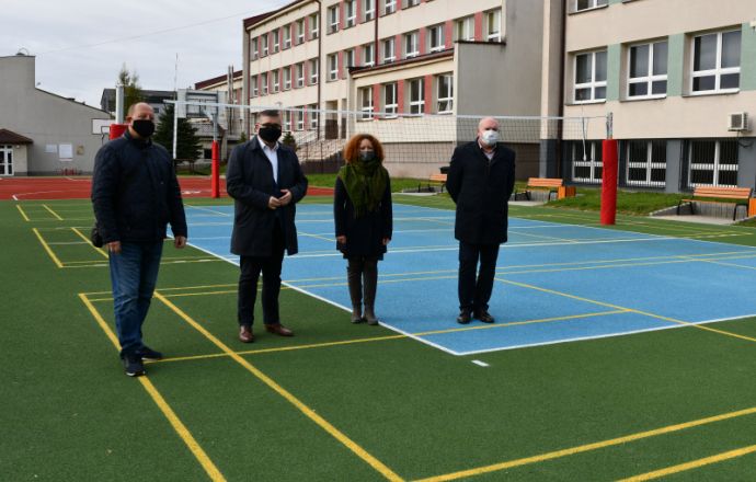 Nowe boisko przy II LO