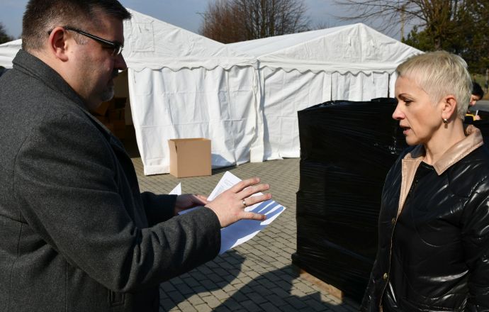 Starosta Korta odwiedził organizatorów w Centralnym Magazynie Powiatowym